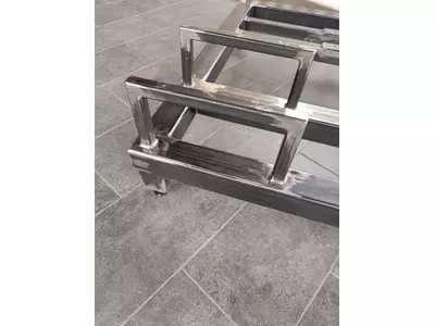 Detail view – upper support brackets.jpg